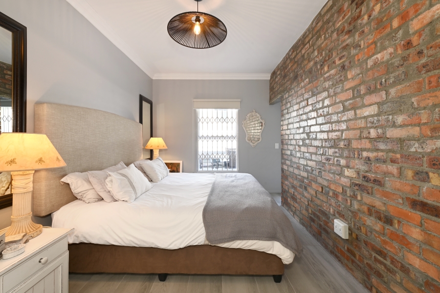 1 Bedroom Property for Sale in Oranjezicht Western Cape